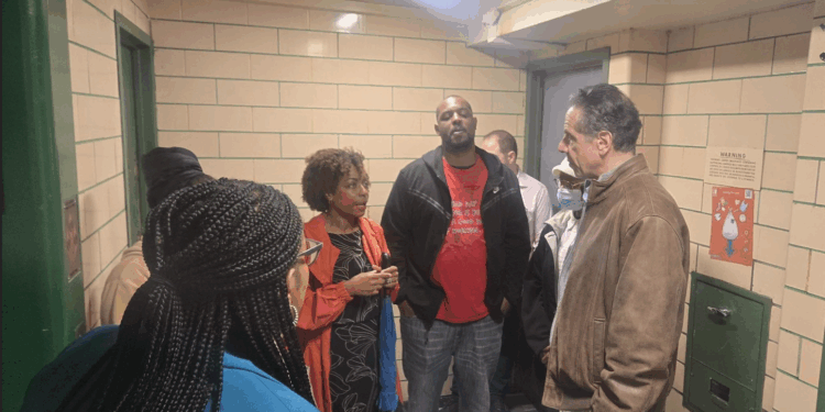 NYCHA Tenant Association Presidents Back Cuomo’s Mayoral Candidacy